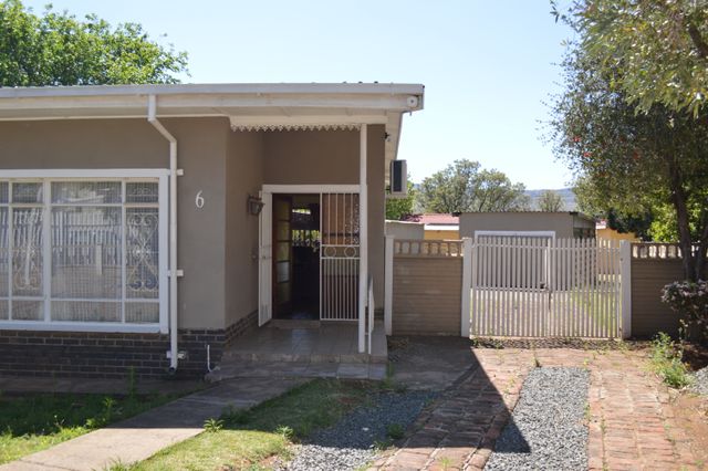 To Let 3 Bedroom Property for Rent in Komani Park Eastern Cape